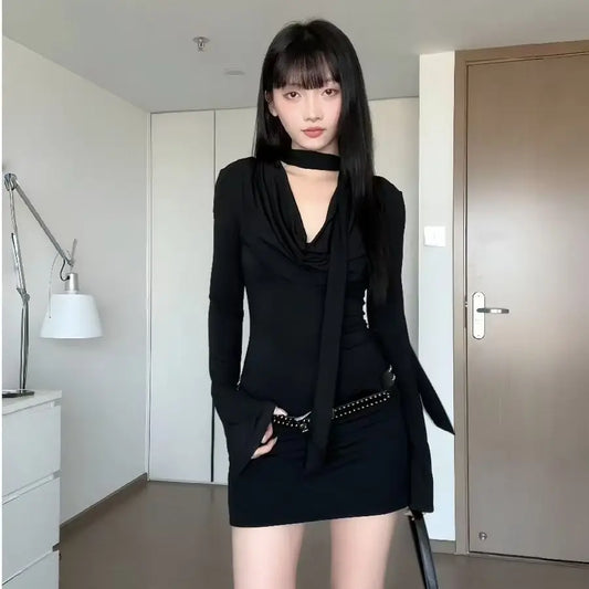 Hot Girl Black Long-Sleeved Mini Dress – V-Neck Royal Sister Style