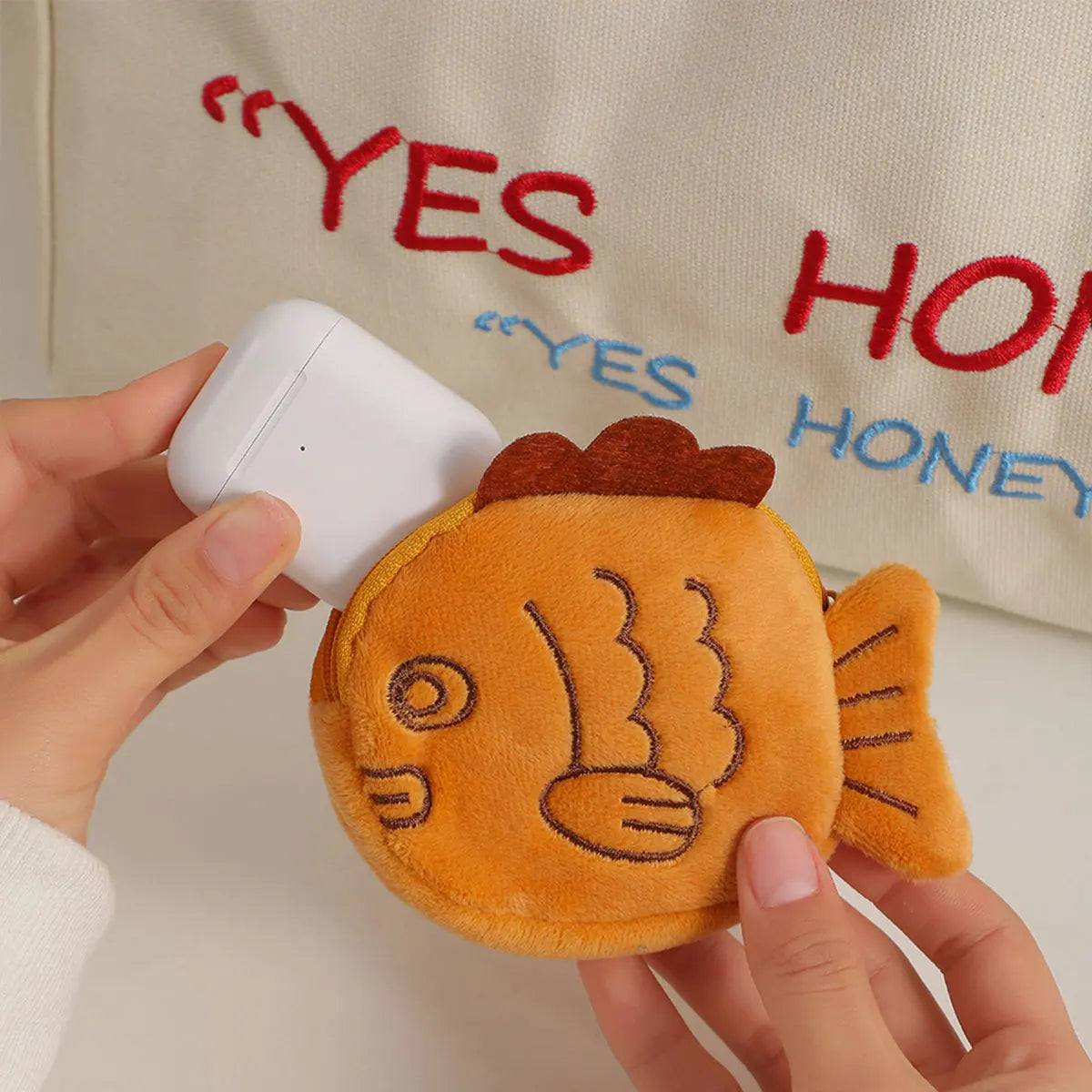 Kawaii Taiyaki Coin Purse Plush Wallet | Cute Japanese Fish Cake Pouch | Mini Zipper Bag for Coins Keys Earphones | Kids Gift | Soft Polyester Organizer