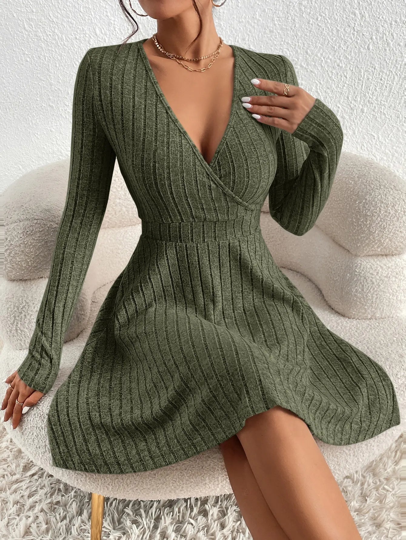 Autumn/Winter Knit Midi Dress – V-Neck & Long Sleeve