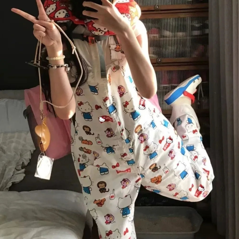 Hello Kitty printed overall jumpsuit with loose fit and lightweight summer fabric
