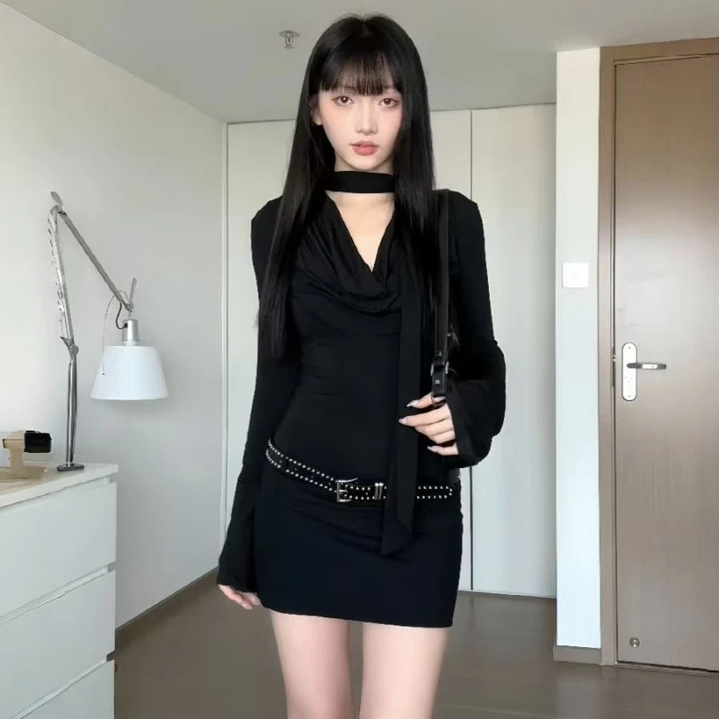 Hot Girl Black Long-Sleeved Mini Dress – V-Neck Royal Sister Style