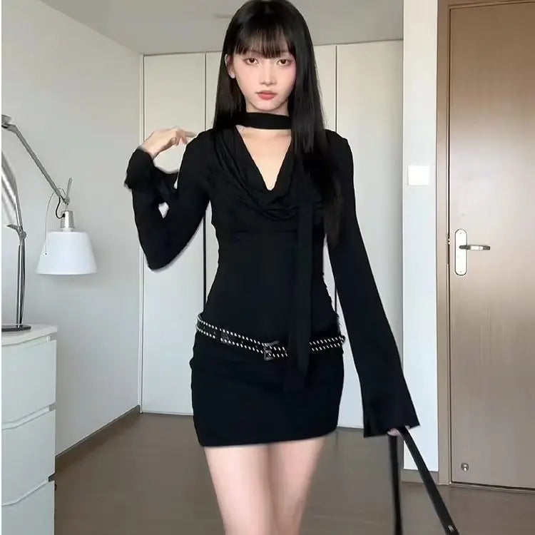 Hot Girl Black Long-Sleeved Mini Dress – V-Neck Royal Sister Style