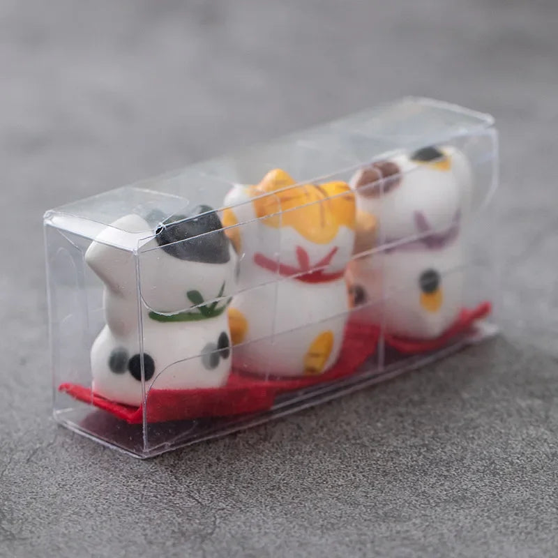 3pcs Mini Japanese Maneki Neko Lucky Cat Set – Ceramic Fortune Cat Figurines for Desk, Car & Home Decor
